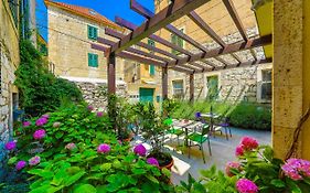 Apartments Veig Palace
